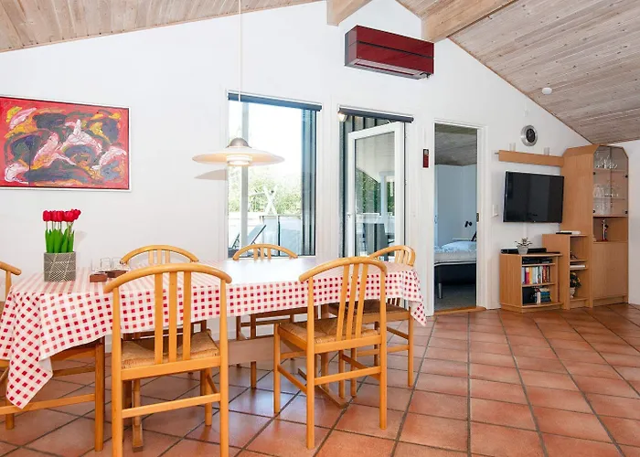 بيت للعطل 8 Person In *